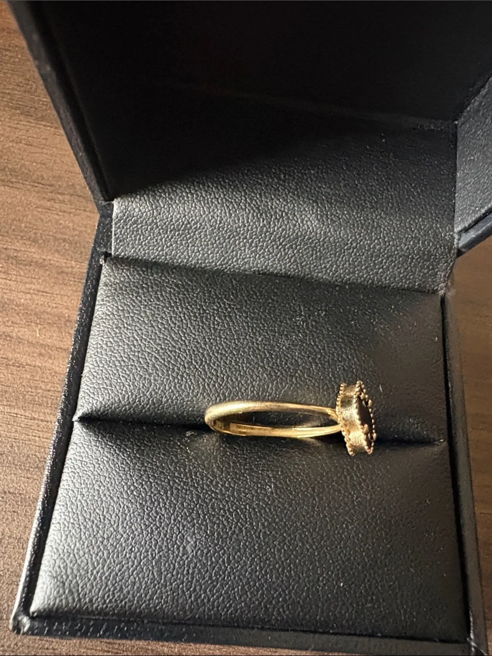 N/A elegant gold